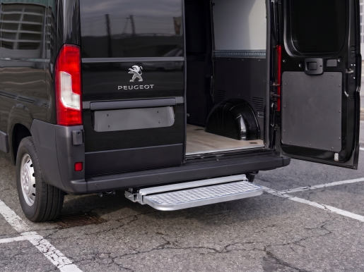 Marchepied arrière rétractable 1000x250 Peugeot Boxer L1H2