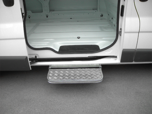 Marchepied latéral rétractable 640x250 tôle alu. Damier Toyota Proace Max L3H2