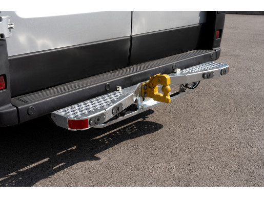 Marchepied arrière de ferrure 1400x175 avec partie centrale relevable escamotable (4 trous) Renault Master XDD L2H2