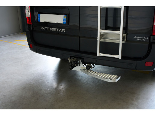 Marchepied arrière fixe de ferrure d'attelage 680X165 DROITE Renault Master XDD L2H2
