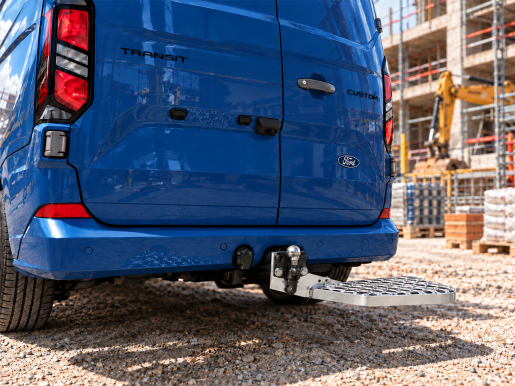 Marchepied arrière fixe de ferrure d'attelage 680X165 DROITE FORD Transit Custom L2H1