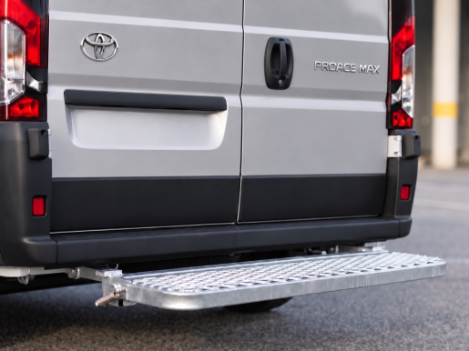 Marchepied arrière relevable sans attelage sans radar de recul 1200x200 Toyota Proace Max L2H2